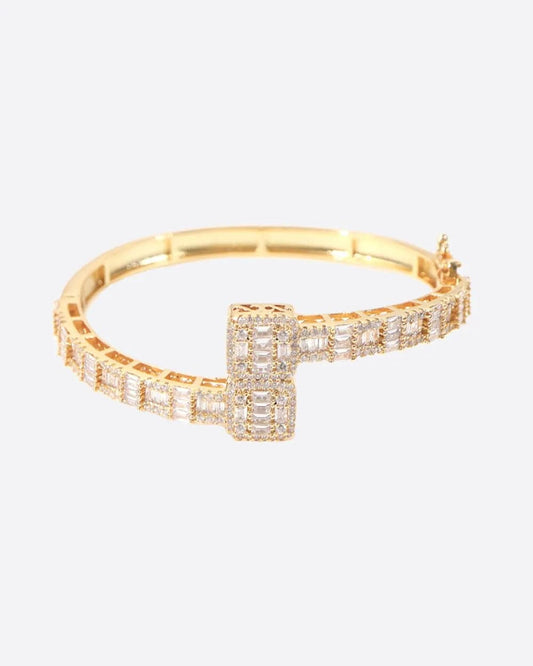 ICY BANGLE BRACELET. - 14K GOLD Bracelets Evarlox   