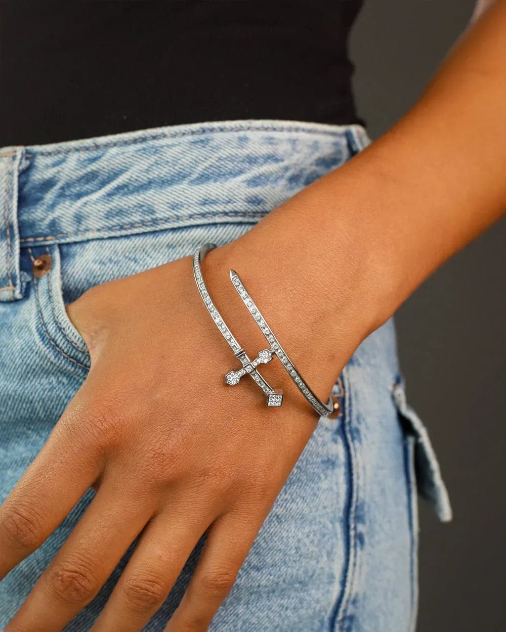 SWORD BANGLE. - WHITE GOLD Bracelets Evarlox   